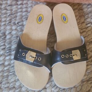 Dr. Scholl's Black Sandals with Gold Accents, Size 8
